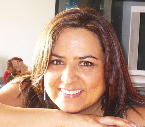 Voiceover actor living in the US.Doing commercials,cartoons,Apps,IVR,audiobooks,etc in Latam Spanish. Also writer and singer for children as @tiabotas