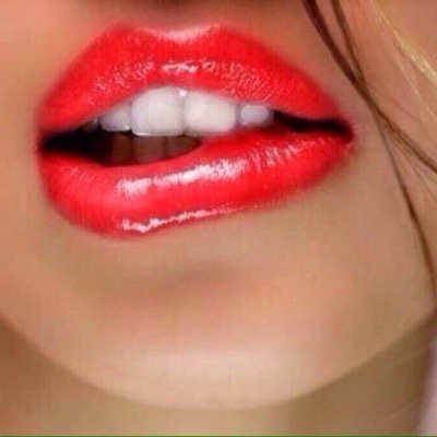 A fun account - Pictures with a hint of Red (or something else) #somethingred #ietsierooi #red #imaginesomethingred #quelquechosederouge ietsierooi@gmail.com
