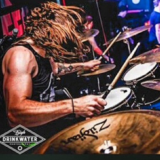 Drummer in Valhalla Awaits @VAriffs, ex drummer of @TheBlackout, i like to talk a load of nonsense! Mostly about football, my girl and music