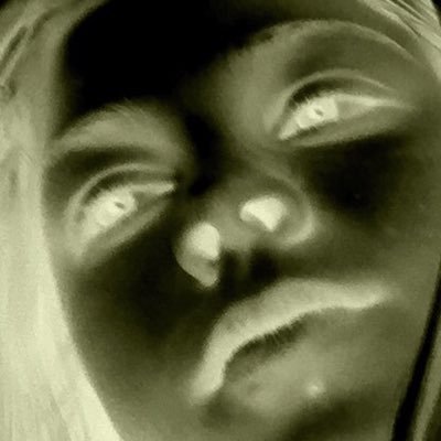 NeonBriannah's profile picture. 