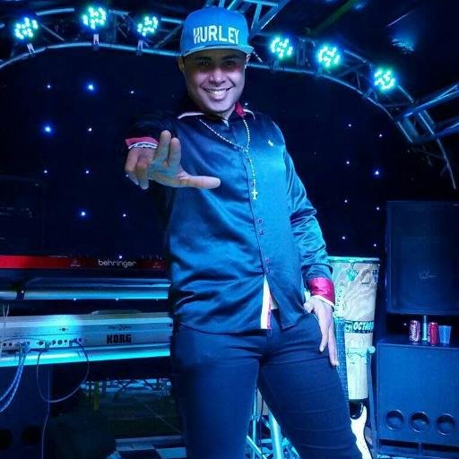 PROFESSOR E DANÇARINO DE AXÉ,FUNK,ZUMBA A 17 ANOS NA CIDADE DE BETIM MG VENHO BUSCANDO DESTAQUE NO MEIO ARTÍSTICO E TRABALHANDO COM PREVENÇÃO A CRIMINALIDADE