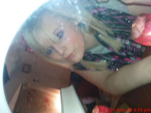 Debraaaax's profile picture. 