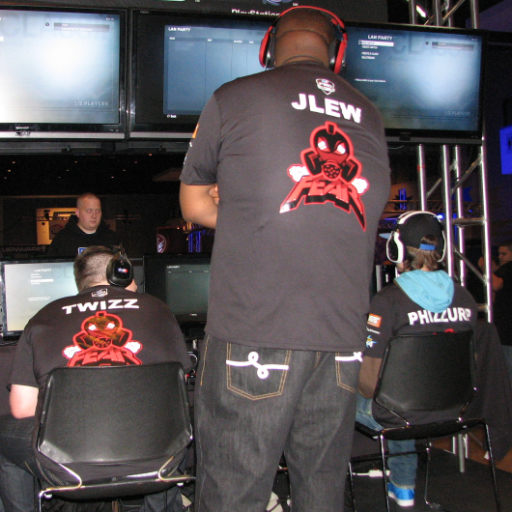 I'm an old man that just be gaming with the homies these days.
R.I.P @PHIZZURP