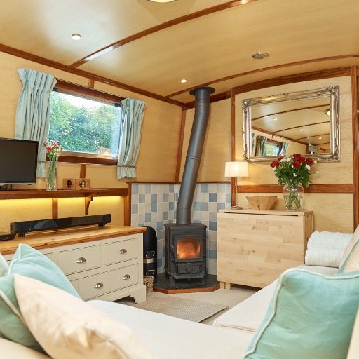 Five star luxury widebeam canal boat holidays on the Kennet and Avon Canal based at Honeystreet in the Pewsey Vale, Wiltshire. Simply Sublime...........