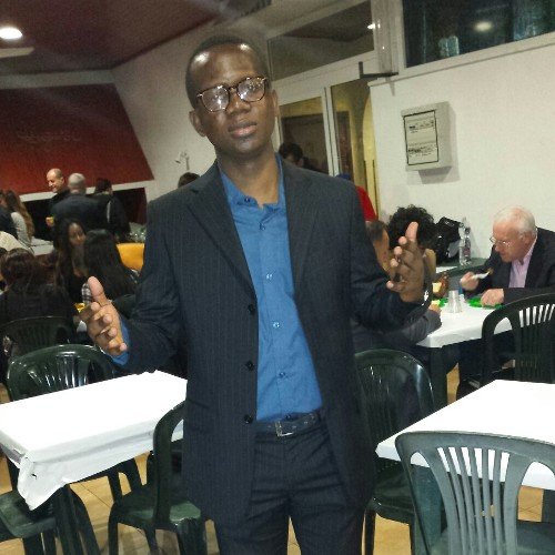 az_genio's profile picture. 