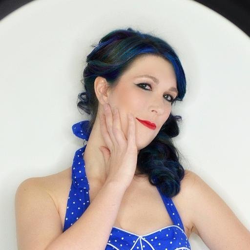 astrid_writes's profile picture. Writer of fiction, bibliophile, nerd.