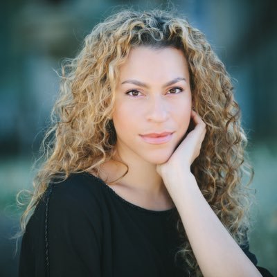 SableApril's profile picture. I have a passion for life, love, fashion, film, pasta and wine! Throw in a good Cabernet and a lavender candle, you got yourself a good time in my eyes.