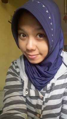 elysaputri_anna's profile picture. berani karena benar.... takut karena salah...☺ Entah apa yg orang bilang tentang sya... selalu tersenyum buat mereka ☺
