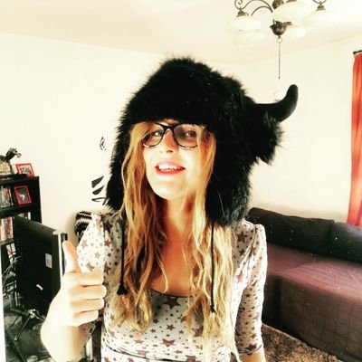 bb2f4d543a9e4b0's profile picture. 