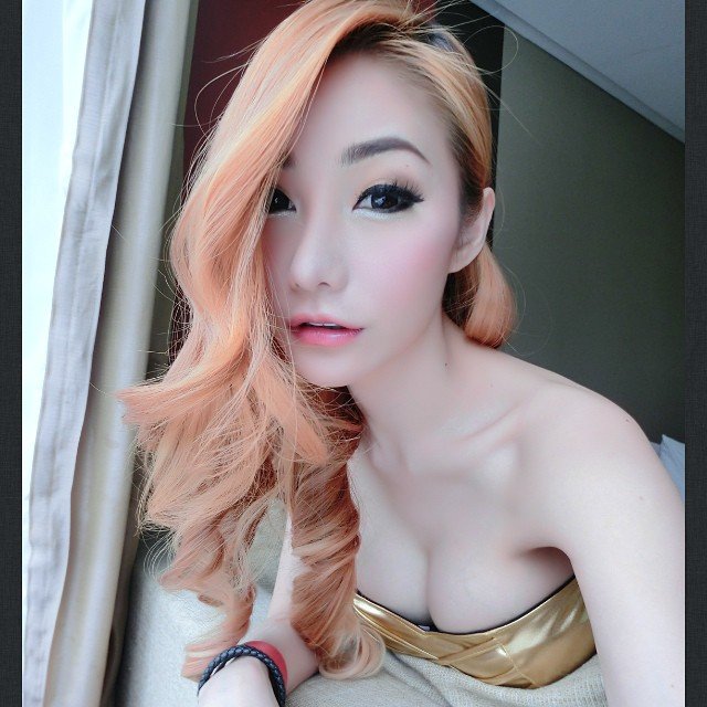 Hey guys ^^ I'm Vietnamese, 22 Years Old.. Make sure to follow me for updates and random stuff ^_^
