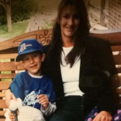 I_GotBearMagic's profile picture. Some say he never blinks, and that he roams around the woods at night foraging for wolves.