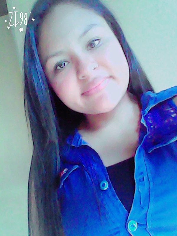 karliitaMonroy's profile picture. la mejor curva de una mujer es su sonrisa