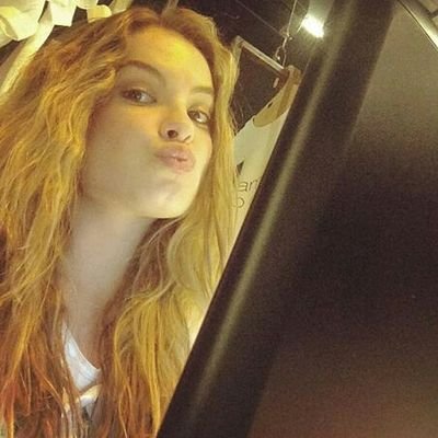 Fã da Lua Blanco
criado dia 01/12/2015
insta segue lá somos_todos_lua
Quem não tem o que esconder fala na cara o que pensa !!