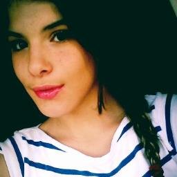 Me gusta disfrutar de la vida , ser yoop!! misma , me encanta la música, estar con mis amigos/as, etc... Me gusta mi familia y mi novio 22/10 jejeje!! #Crazy