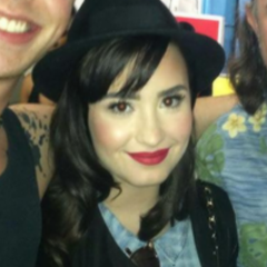 lovatosouldark's profile picture. rt para ajudar meu amigo https://t.co/dQ8eBlHUNv