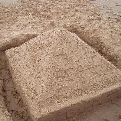 Inuisibilem's profile picture. Husband, dad, mental health advocate,Star Wars geek. MCFC since 1980 and Bury FC