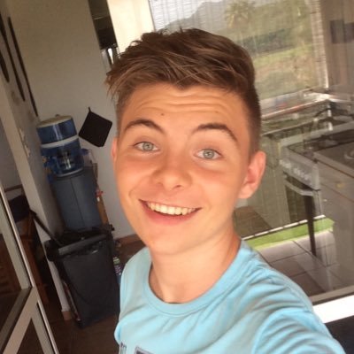 lucas_jousse's profile picture. 🔴Gameur 
➖Clash of Clan 
➖Clash Royal 
➖Call Of Duty