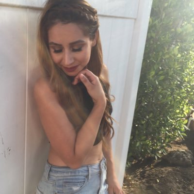 KrystalDenisse's profile picture. I sing , I smile , I laugh, I love .