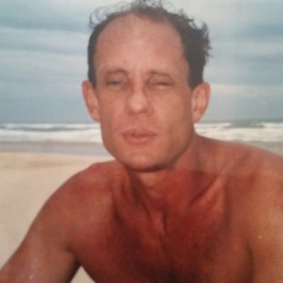 Filho do velho Dirceu e da amada Irene. Pai do Pedrokvm. Botafoguense apaixonado. Sócio do Botafogo e do John Textor.