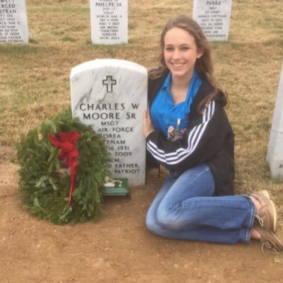 The official Twitter of Jayci's Wreaths for Heroes Helping to honor our veterans one wreath at a time, any questions? DM me or visit my website ❤️