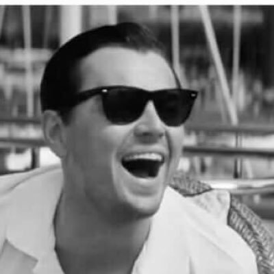 RoberrtoC's profile picture. instagram: roberrt.c