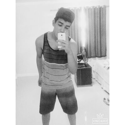 maycovisk7's profile picture. Eu nasci pobre, mas não nasci otário, eu é que não caio no conto do vigário ♪ - Charlie Brown Jr.