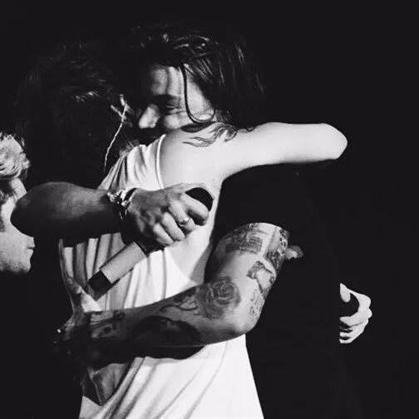 directioner, larry shipper, brasileira, sofredora @donaluaa.