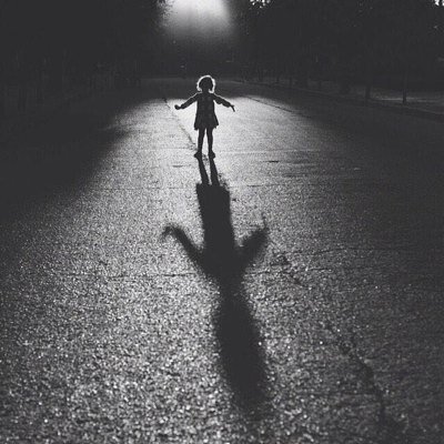 I_M0_0's profile picture. ‏ الحمدلله الذي أذهب عنا الحزن إن ربنا لغفورٌ شكور سنتلوها على أعتاب الجنة - بإذن الله - ضاحكين ..