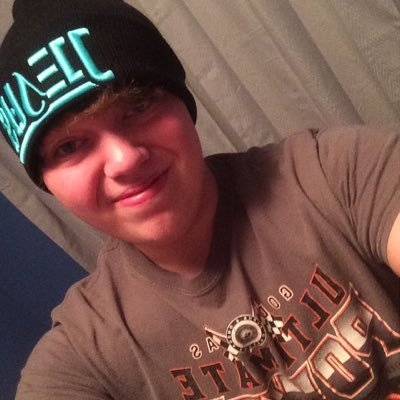 im a gamer , smart kind of. COD & Halo fan ,follow me on instagram name-DBG1241.