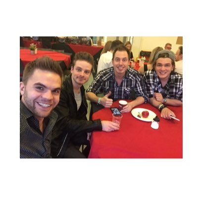1DsMusicians's profile picture. Supporting this lot @JoshDevineDrums @JonShoneKeys @sandybeales @GuitarmanDan 🎸🎹🎶