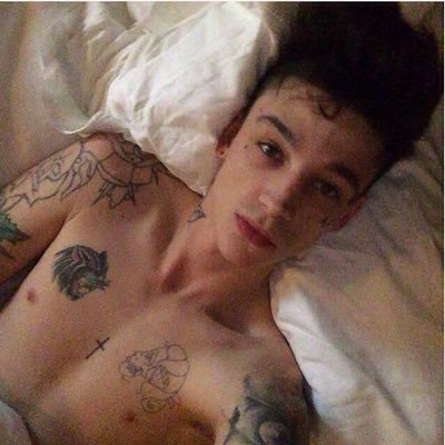 AshRpgWoh's profile picture. Who's gonna fuck you like me ?