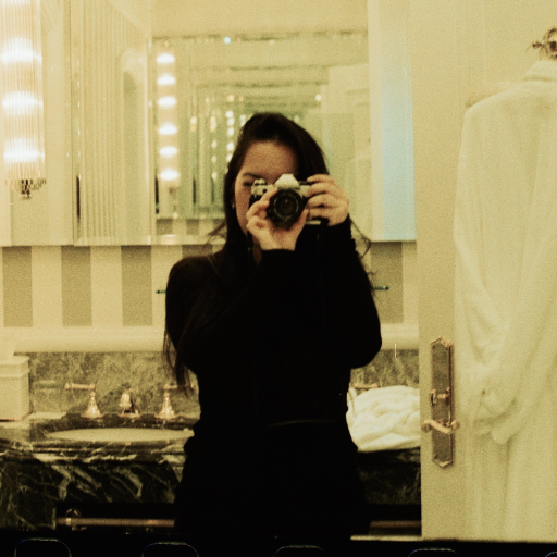 chloebelle02's profile picture. Fashion Design - Photography
chloebellecontact@gmail.com