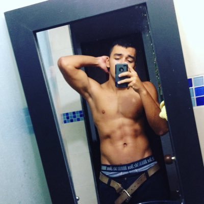 JACU
Dios † amante a las motos, un loco mas -sí algún día la velocidad me mata, no llores por que estaba sonriendo✌