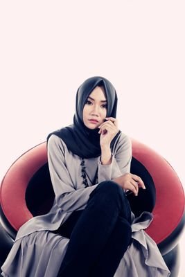 Talent of Hijabku Models Management
Secarik kertas tak berharga mampu mengubah dunia hanya karena goresan tinta sederhana dengan kalimat penuh makna #mega'13