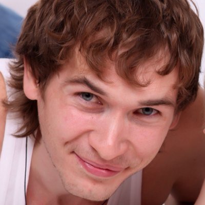 D1zOnMCpb14DESg's profile picture. 