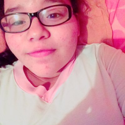 Esmera12Denisse's profile picture. 