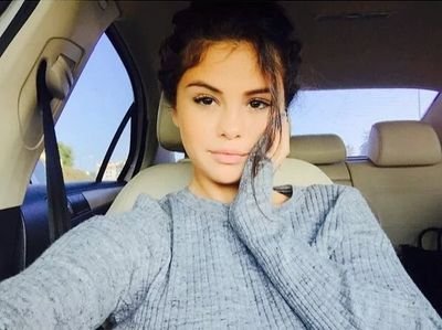 EmilyFox_'s profile picture. 