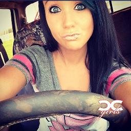 EllaHoze's profile picture. 