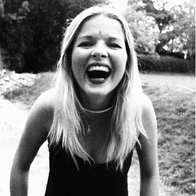 AshleyPhoebe's profile picture. 