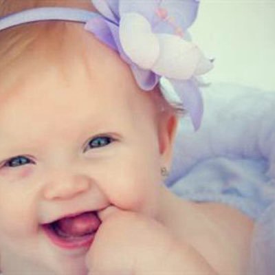 *babbles, pointing at mommy, @ReginaMillsEQ & daddy, @Archie_OUAT*