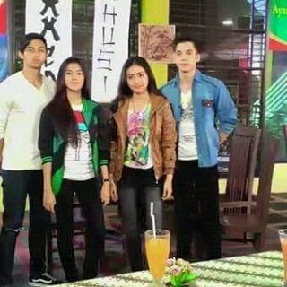 yantof583's profile picture. 