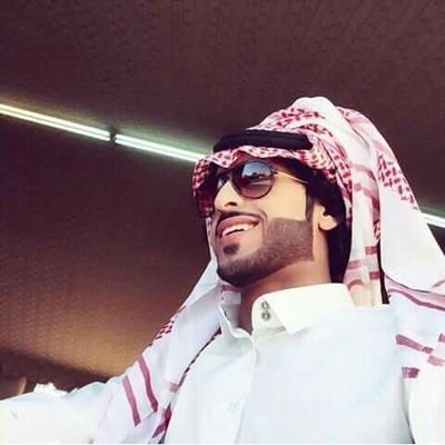 يا متـابعي تـفداگ گل القـصايد
لـو حبرها مـن دم قلبـي نـزله
.
نقول فيگ الشعر مـدح و مجايد
واسقيگ شعر الگيف فنجال دله