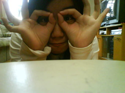 a stupid girl who dont want to be a adult .