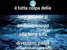 gli esseri umani nn nascono sempre il giorno in cui le loro madri li danno alla luce ma la vita li costringe molte volte a partorirsi da se g.g.marquez