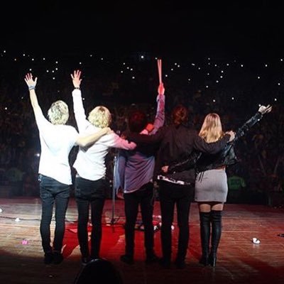9 days till I meet R5!!!!!