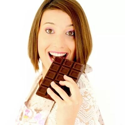 Blogger y foodie. Me pierde el chocolate y me apasiona la repostería. Aprende conmigo a hacer deliciosas recetas los lunes, miércoles y viernes ¡¡ Sígueme !!