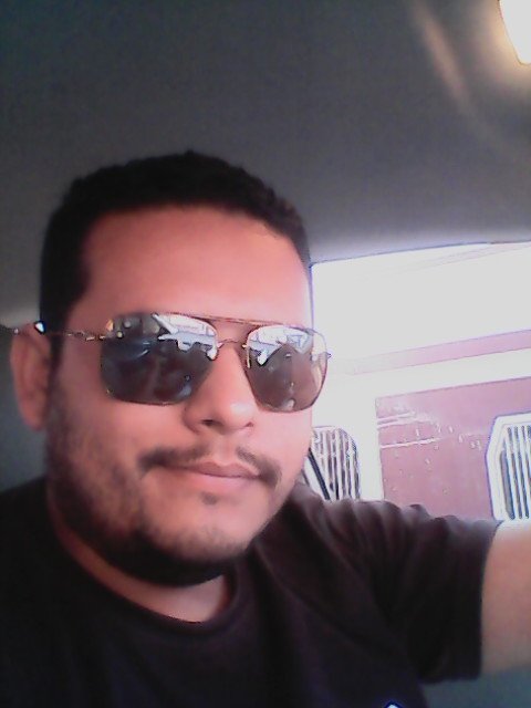 Abogado y Empresario. Esposo, padre y hijo. Feliz con mi Familia los amo