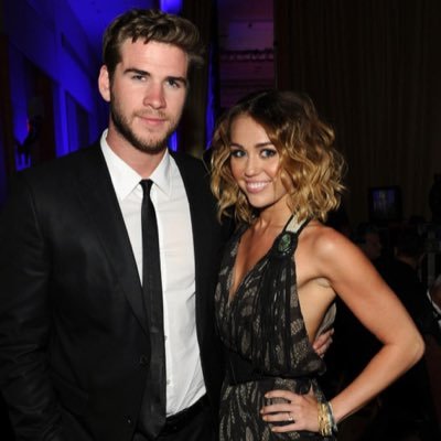 twitter account showing all the reasons why Miley and Liam are probably secretly back together