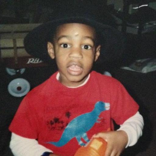 leLophiiSenpai's profile picture. Be better trash than you were yesterday