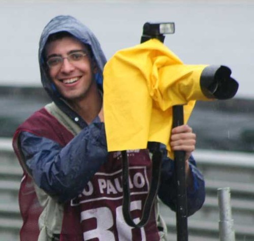 Um bom fotógrafo com uma máquina de poucos recursos faz sempre um trabalho mais bonito do que um mal fotógrafo com o equipamento mais sofisticado !!!